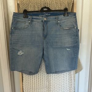 NWT! Universal Thread Jean shorts